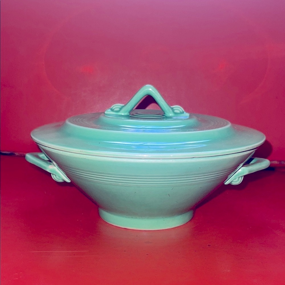 Vintage Homer Laughlin Round Covered Vegetable Casserole Dish